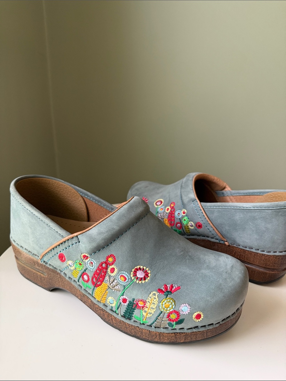 Dansko Professional Embroidered Floral Clog Comfort Healthcare Size 40 US 9.5-10